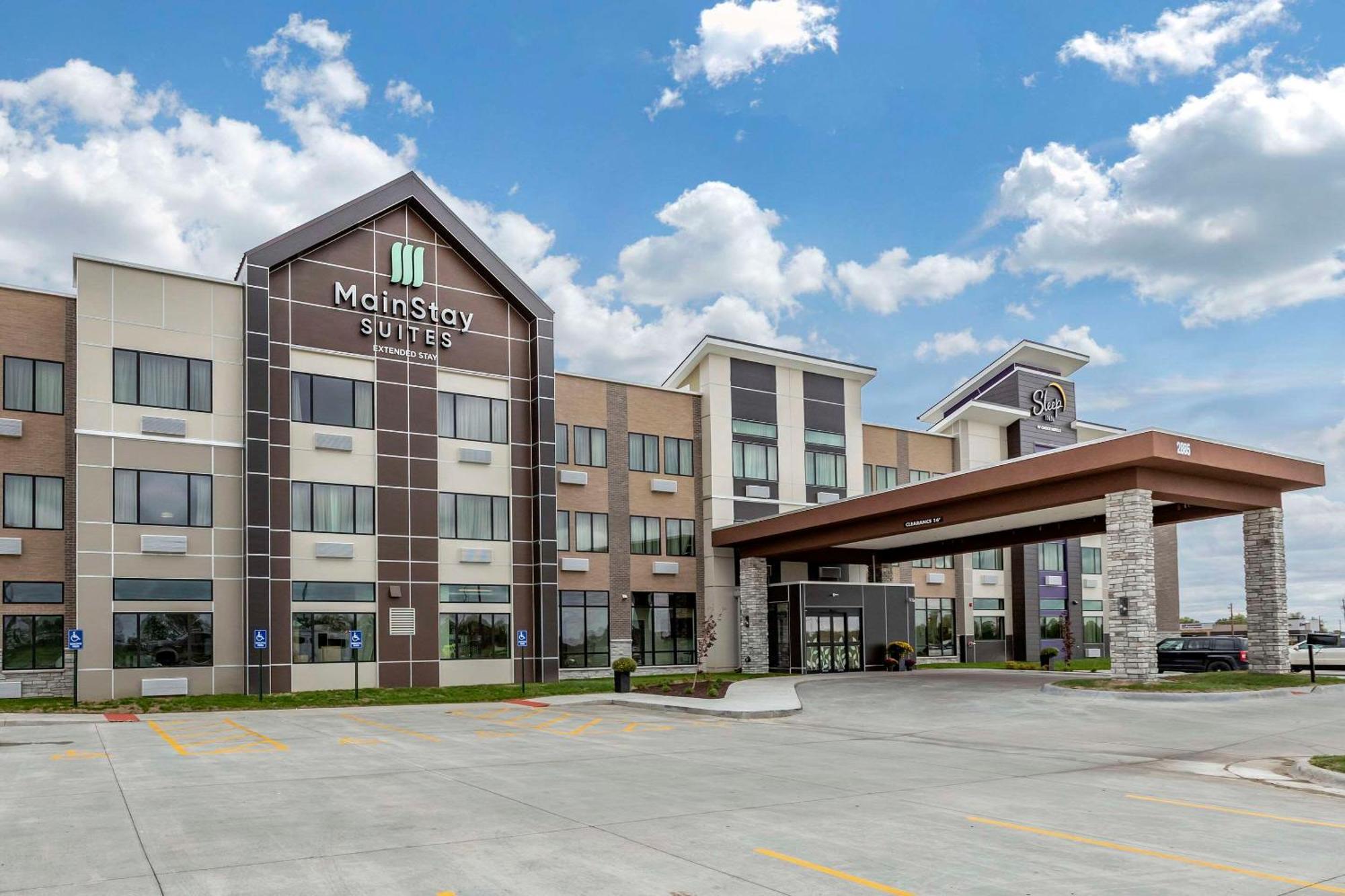 Sleep Inn & Suites Milwaukee-Franklin Exterior foto